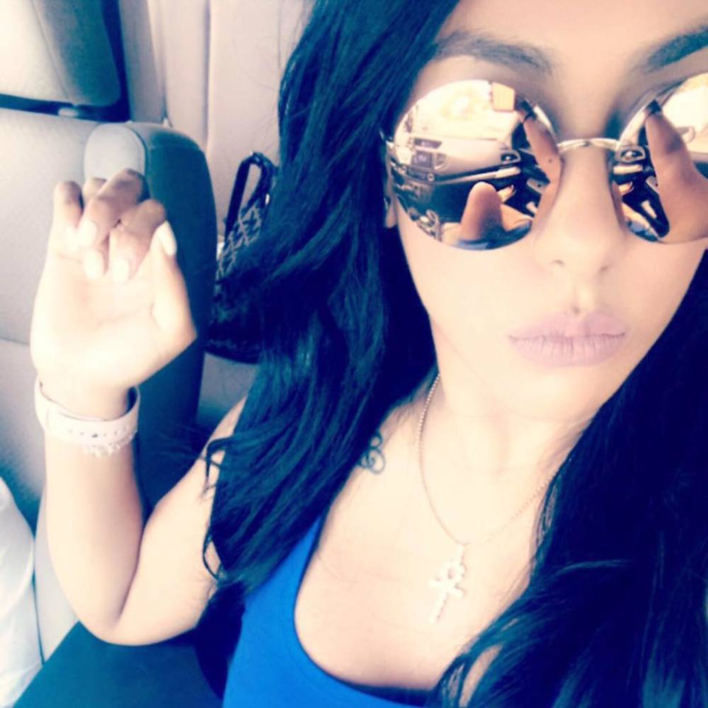 Meet your Posher, Bella